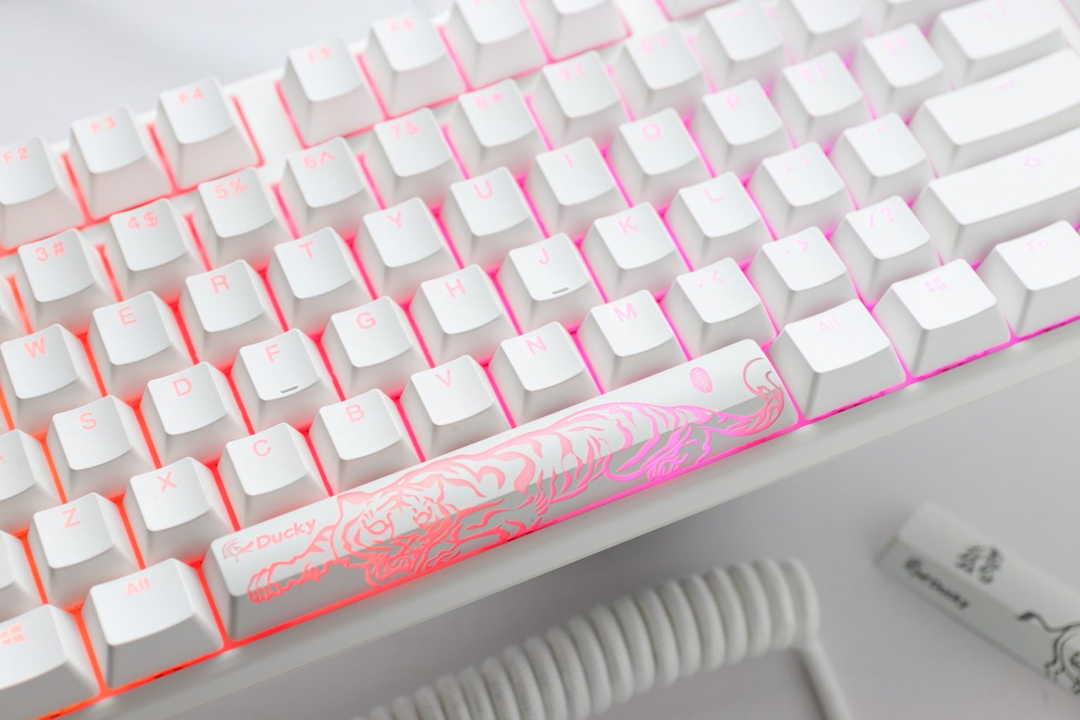 ＰＣ周辺機器 Ｄｕｃｋｙ Ｏｎｅ ２ Ｐｕｒｅ Ｗｈｉｔｅ ＲＧＢ