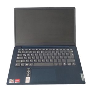 Vista frontal abierta de un laptop Lenovo IdeaPad 3 en color azul oscuro con la pantalla apagada, mostrando el teclado en español y los stickers de AMD Ryzen y Radeon.